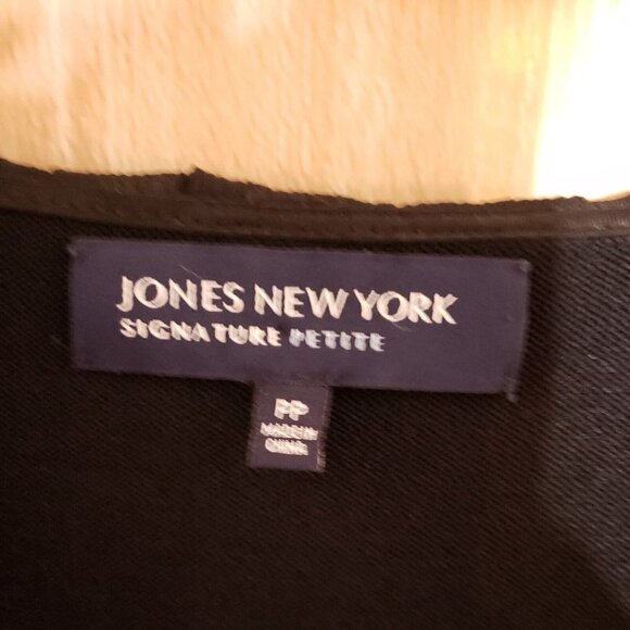 Jones New York Signature Petite Black Sweater Ruffle Neck Small - Picture 7 of 7